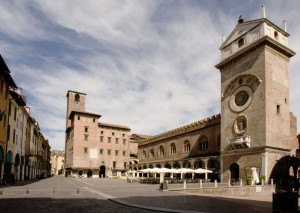 unconventional_tour Piazza Erbe - Foto Archivio Comune di Mantova 2